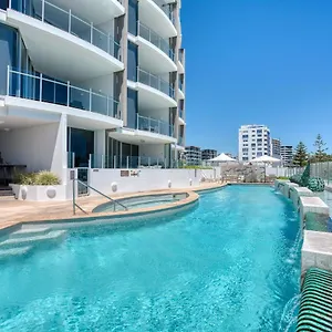 https://oceans-mooloolaba-beach-resort.hotelssunshinecoast.net