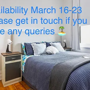 https://kerrigans-on-seaview-beachside-henley-beach-unit.adelaidehotels-au.com